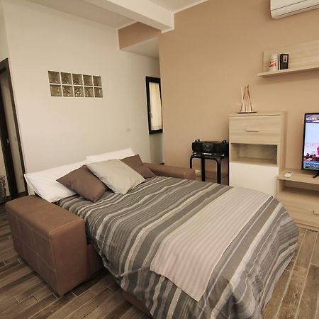 Eur Bright Spacious Terraced Apartment With Private Parking Only For Small Cars Rome Luaran gambar