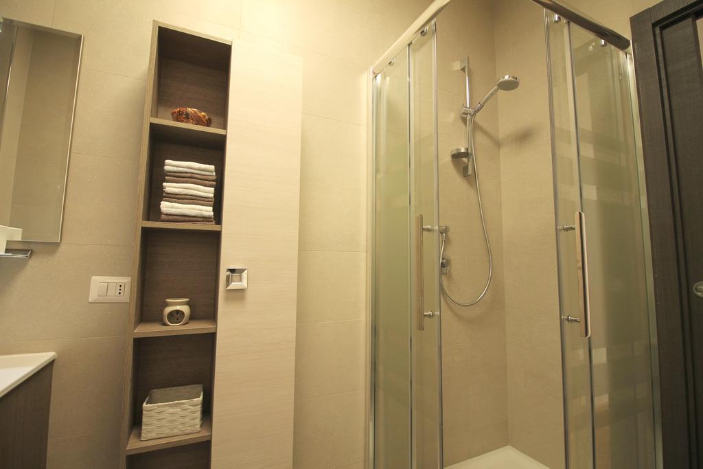 Eur Bright Spacious Terraced Apartment With Private Parking Only For Small Cars Rome Luaran gambar